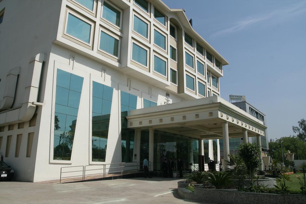 נוידה Hotel Saffron Kiran מראה חיצוני תמונה