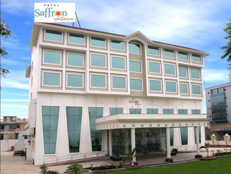 נוידה Hotel Saffron Kiran מראה חיצוני תמונה